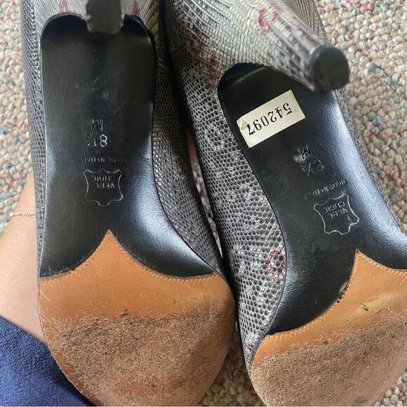 Yves Saint Laurent YSL Vintage Leather Pumps - Picture 7 of 10